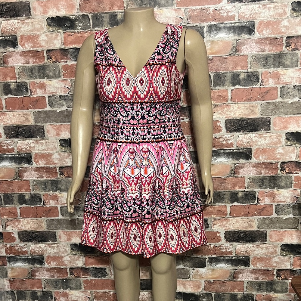 Vince Camuto Size 14 Stylish Pink and Black Patterned Mini Dress